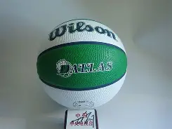 关于达拉斯独行侠关键时刻队长鼓劲，志在英超名次提升，气氛紧张，团队化学反应显著的信息